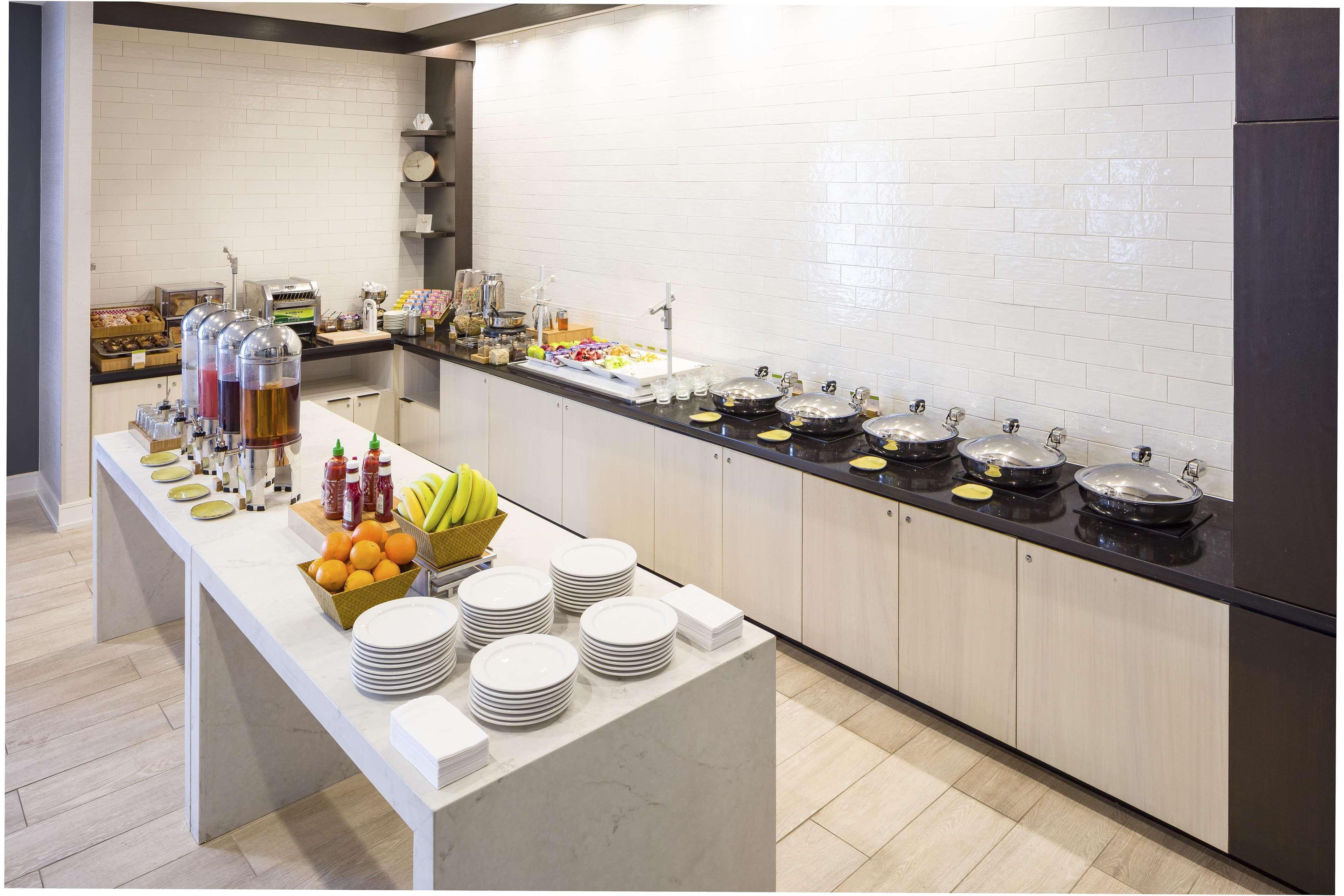 Doubletree By Hilton Boston Logan Airport Chelsea Hotel Restoran gambar