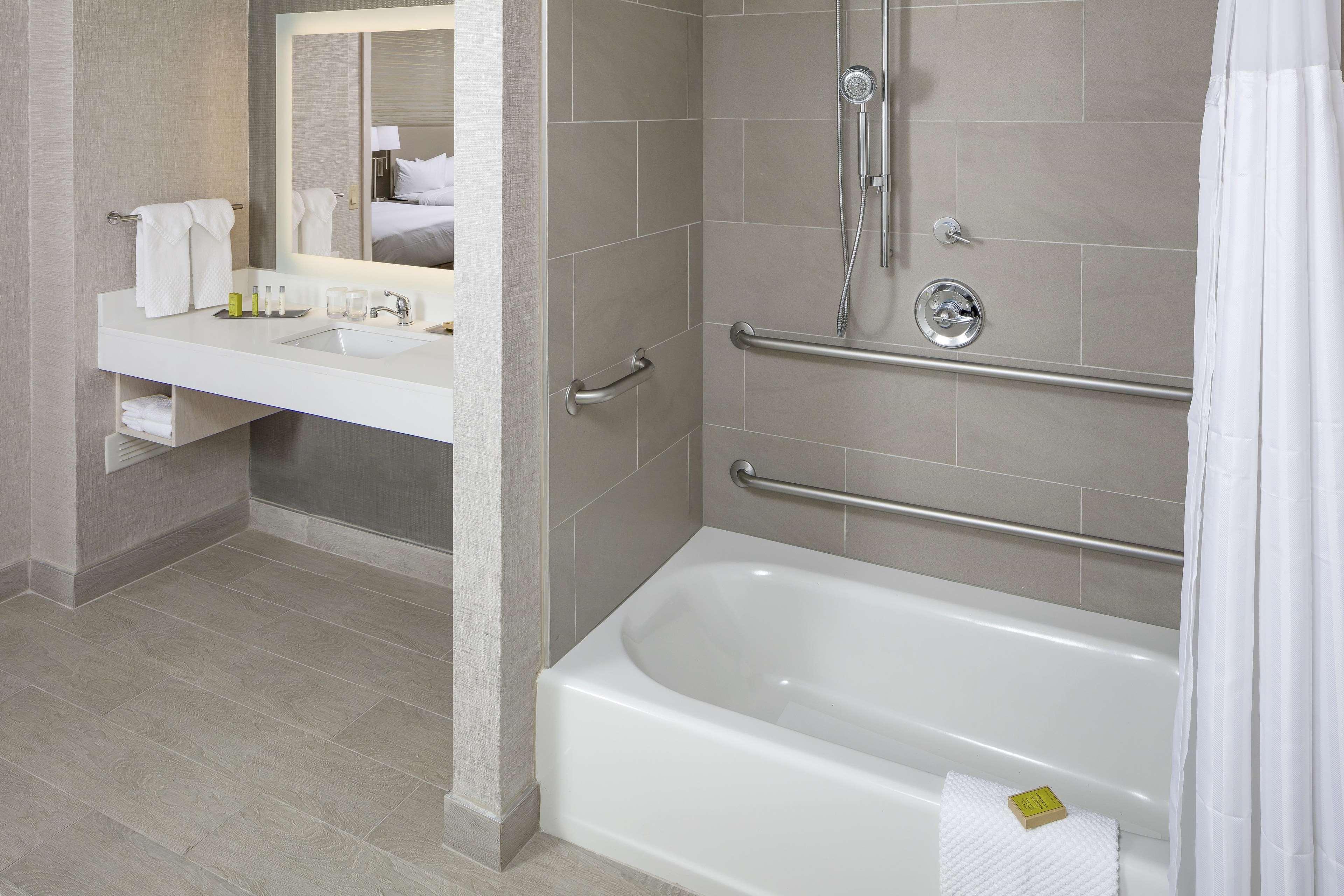 Doubletree By Hilton Boston Logan Airport Chelsea Hotel Luaran gambar