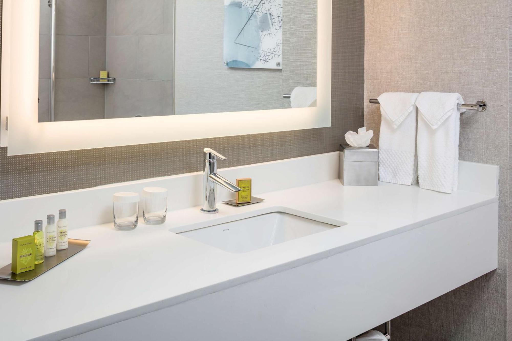 Doubletree By Hilton Boston Logan Airport Chelsea Hotel Luaran gambar