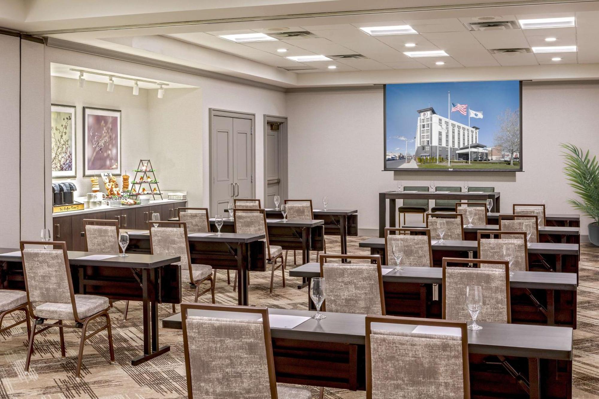 Doubletree By Hilton Boston Logan Airport Chelsea Hotel Luaran gambar